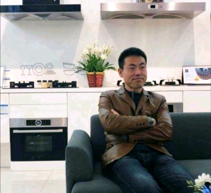 奋斗的执着的第一张照片--南京相亲服务中心