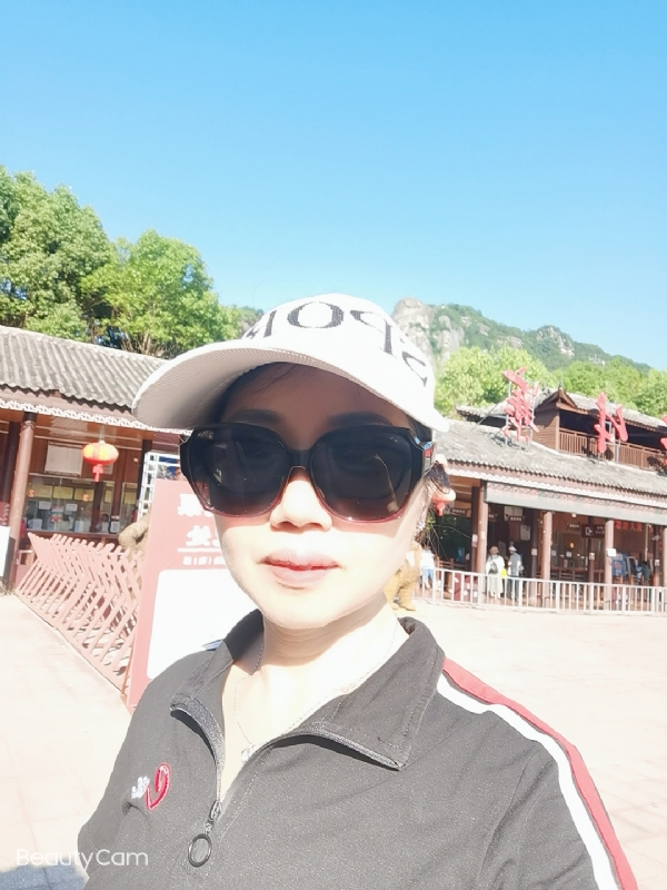 山百合的第一张照片--南京相亲服务中心