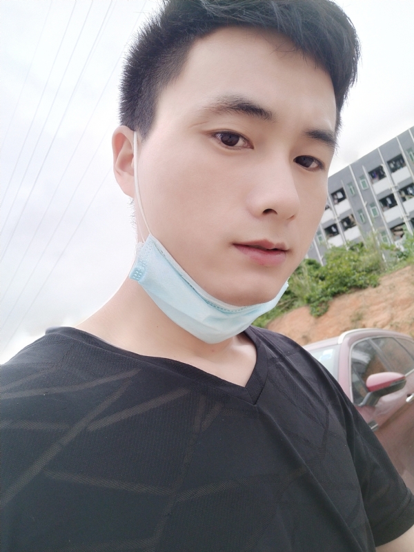 何凡的第二张照片--南京相亲服务中心