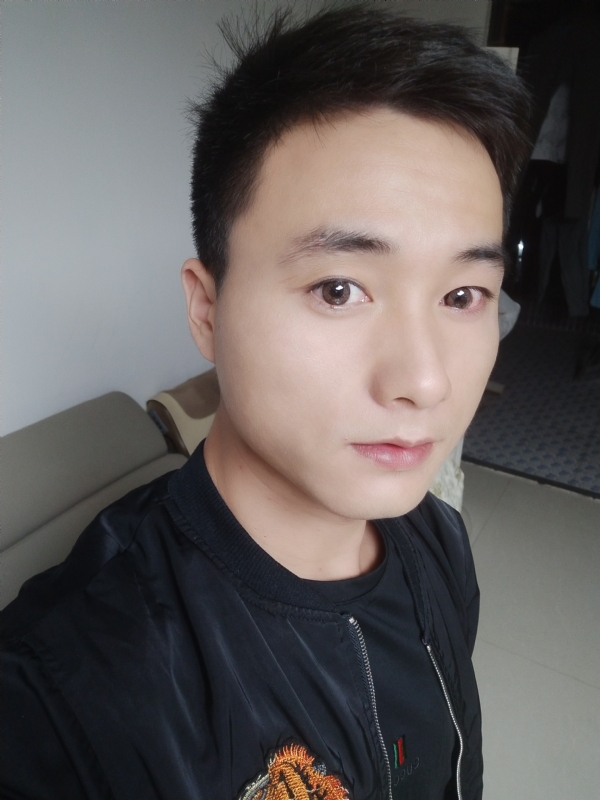 何凡的第三张照片--南京相亲服务中心