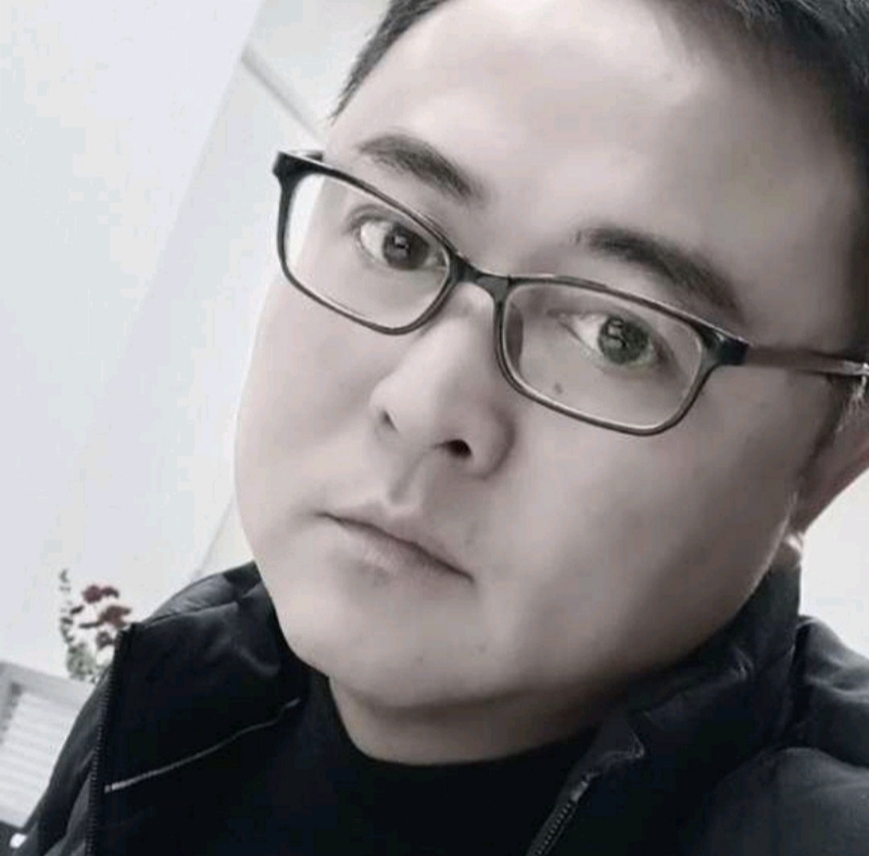 小石头的第一张照片--南京相亲服务中心