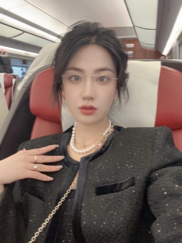 Alma的第三张照片--南京相亲服务中心