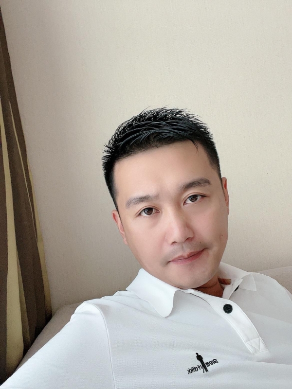 笑望人非的第一张照片--南京相亲服务中心