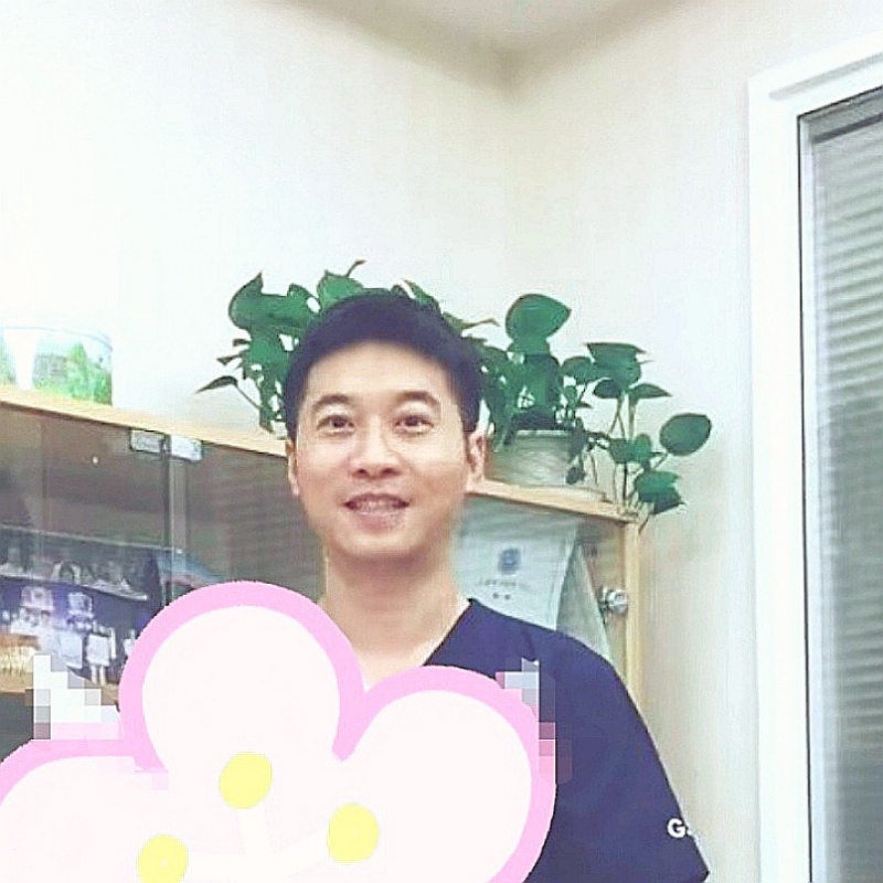 大手牵小手的第二张照片--南京相亲服务中心