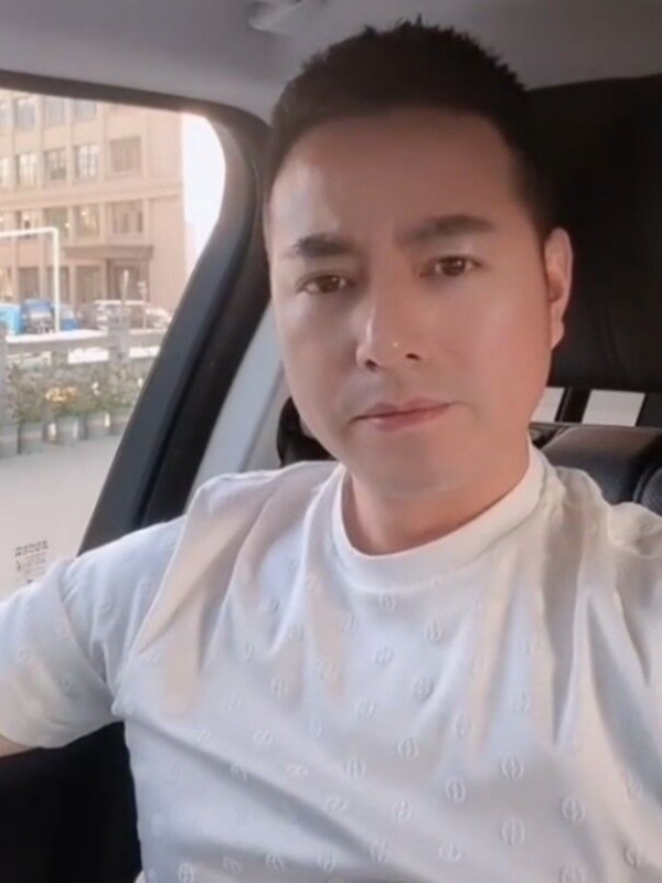 勿忘初心的第一张照片--南京相亲服务中心