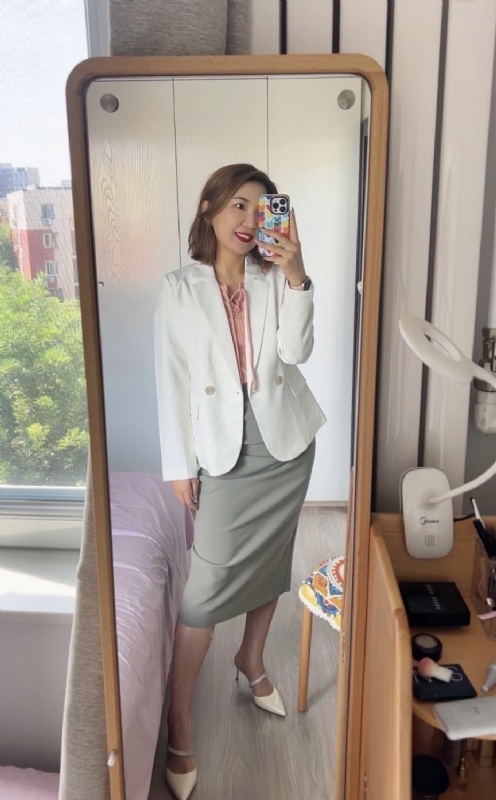 丽波的第三张照片--南京相亲服务中心