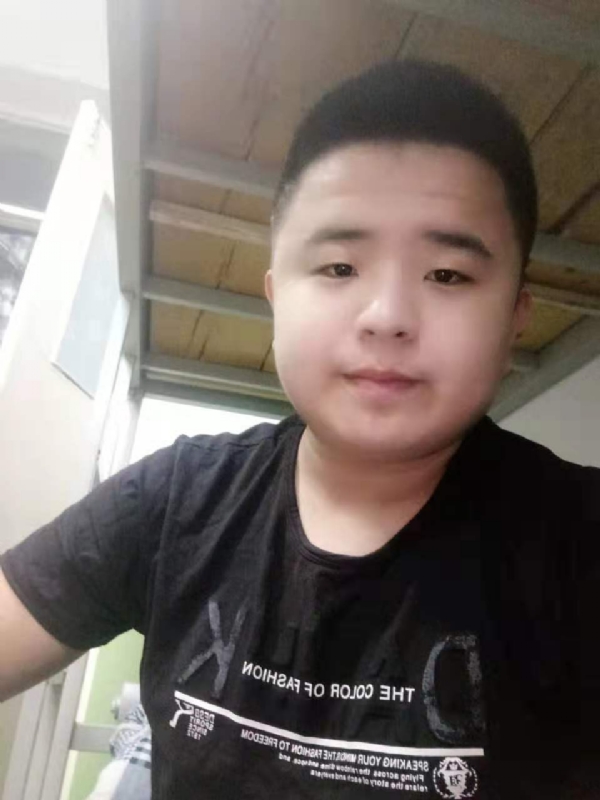 打小就爱淘气的第一张照片--南京相亲服务中心