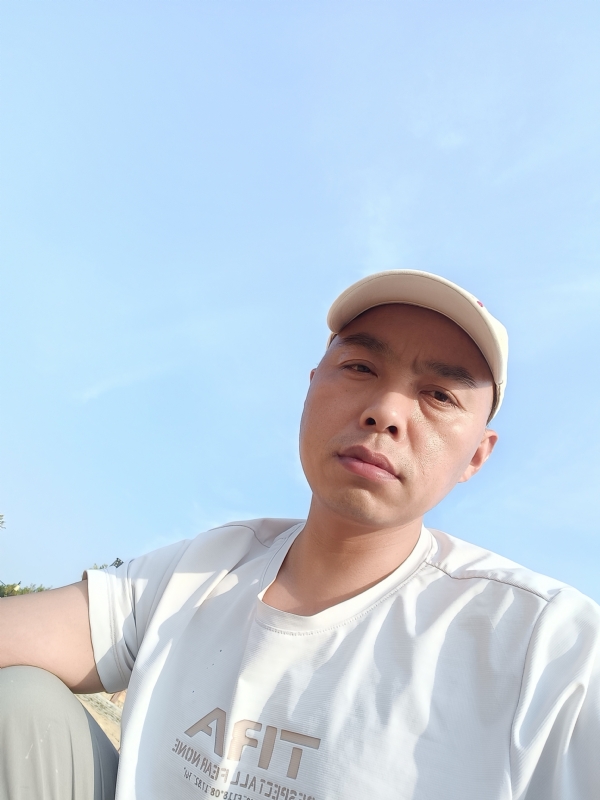 哥哥的第一张照片--南京相亲服务中心