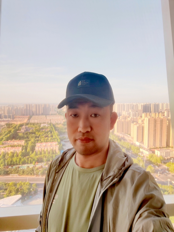 勇攀高峰的第二张照片--南京相亲服务中心