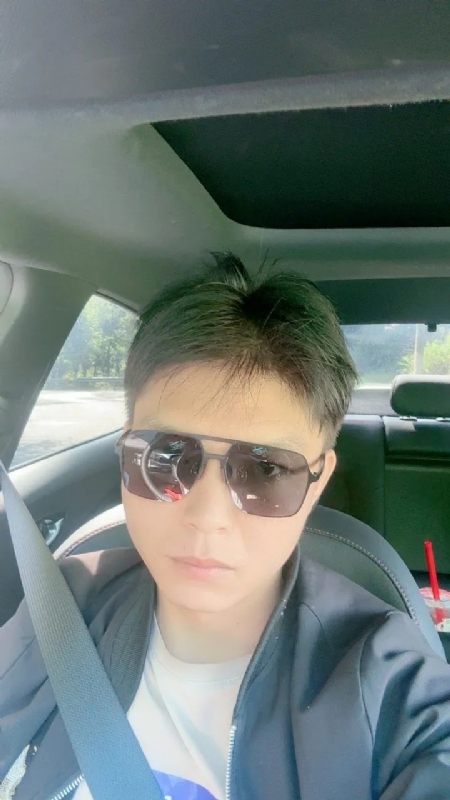 怀念的第一张照片--南京相亲服务中心