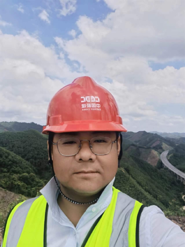 冰城小土匪的第一张照片--南京相亲服务中心