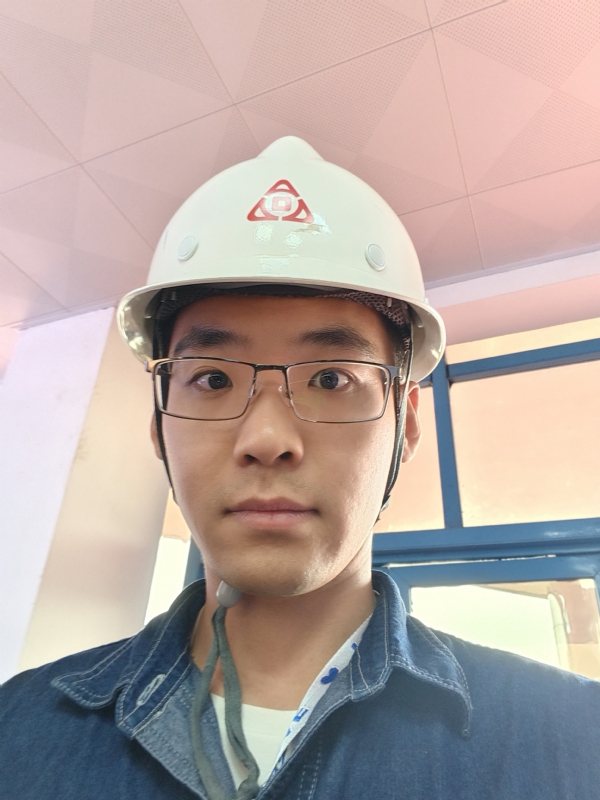 何鹏宇的第二张照片--南京相亲服务中心