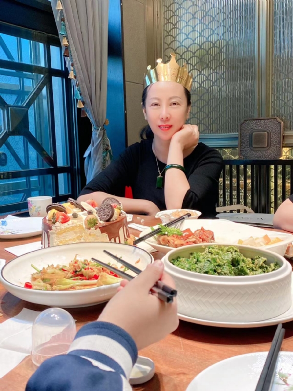 红红的第二张照片--南京相亲服务中心