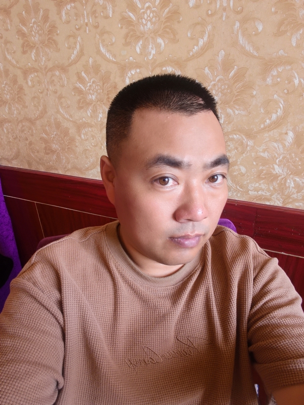 擦亮眼睛向前看的第一张照片--南京相亲服务中心