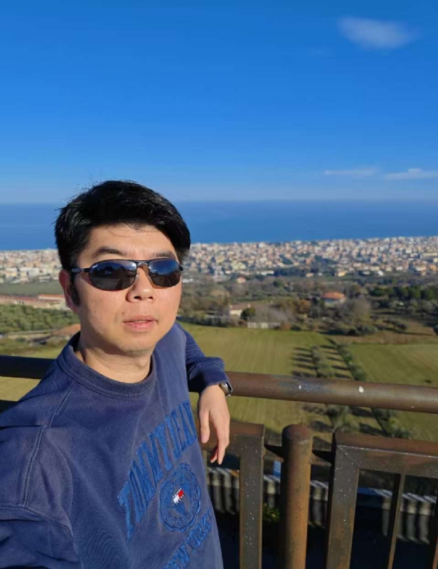 平心静气的第一张照片--南京相亲服务中心