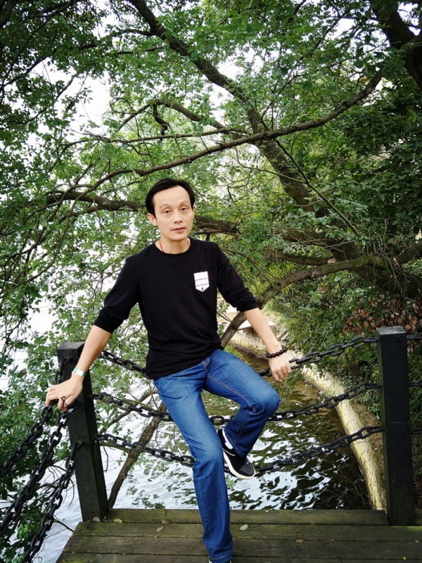 易进的第一张照片--南京相亲服务中心