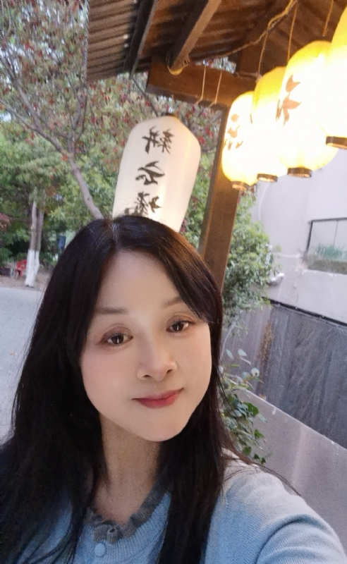 伊伊的第一张照片--南京相亲服务中心