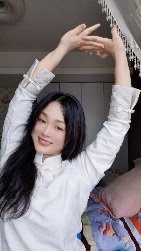 伊伊的第三张照片--南京相亲服务中心