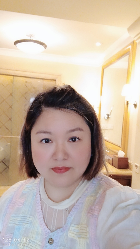 衎静玲瓏的第一张照片--南京相亲服务中心