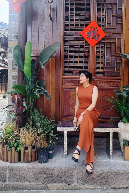 宛霞的第一张照片--南京相亲服务中心