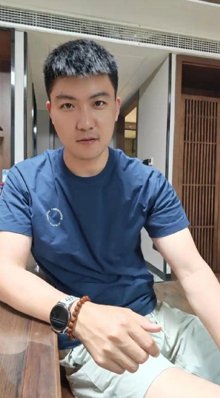 大鹏展翅的第二张照片--南京相亲服务中心