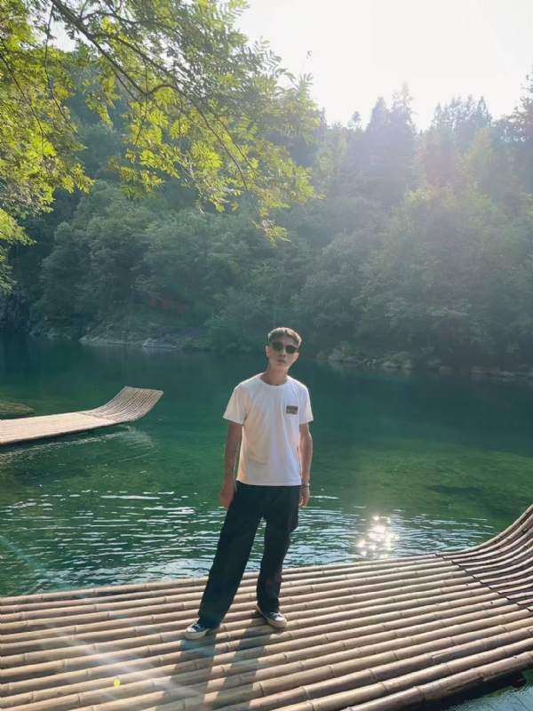 林言的第二张照片--南京相亲服务中心