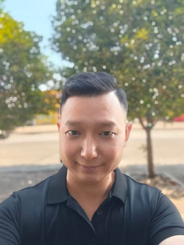 巷子里的猫的第一张照片--南京相亲服务中心