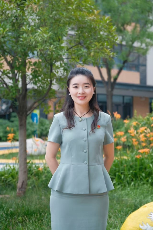 弯弯的第一张照片--南京相亲服务中心