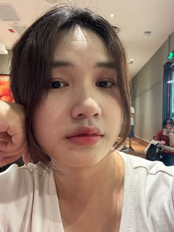 粉墨的第一张照片--南京相亲服务中心