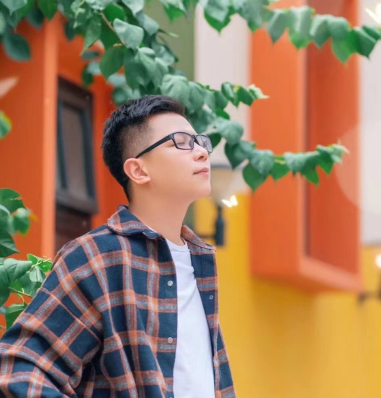 版本之子的第一张照片--南京相亲服务中心