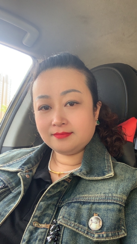 云中的蝶的第一张照片--南京相亲服务中心